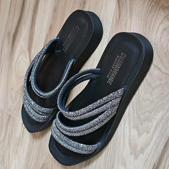 Cushionaire Black and Silver Sandals Womens Size 7 - Picture 4 of 9
